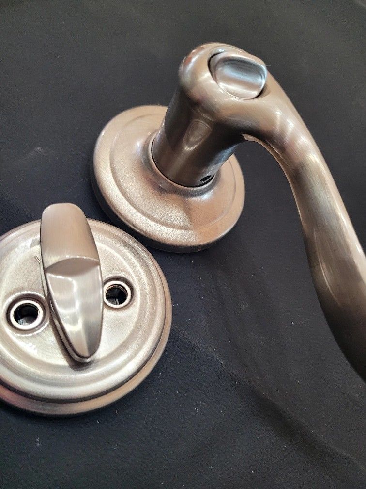 Kwikset Entry Door Set for Sale in Haltom City, TX OfferUp