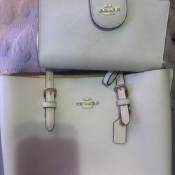 Cream Coach 👜 W/wallet