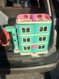 Gabbie doll house
