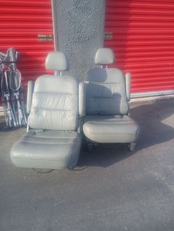 Middle seats 2001 Honda odyssey
