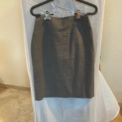Lady’s Pencil Skirt , Size 2, Business Attire 