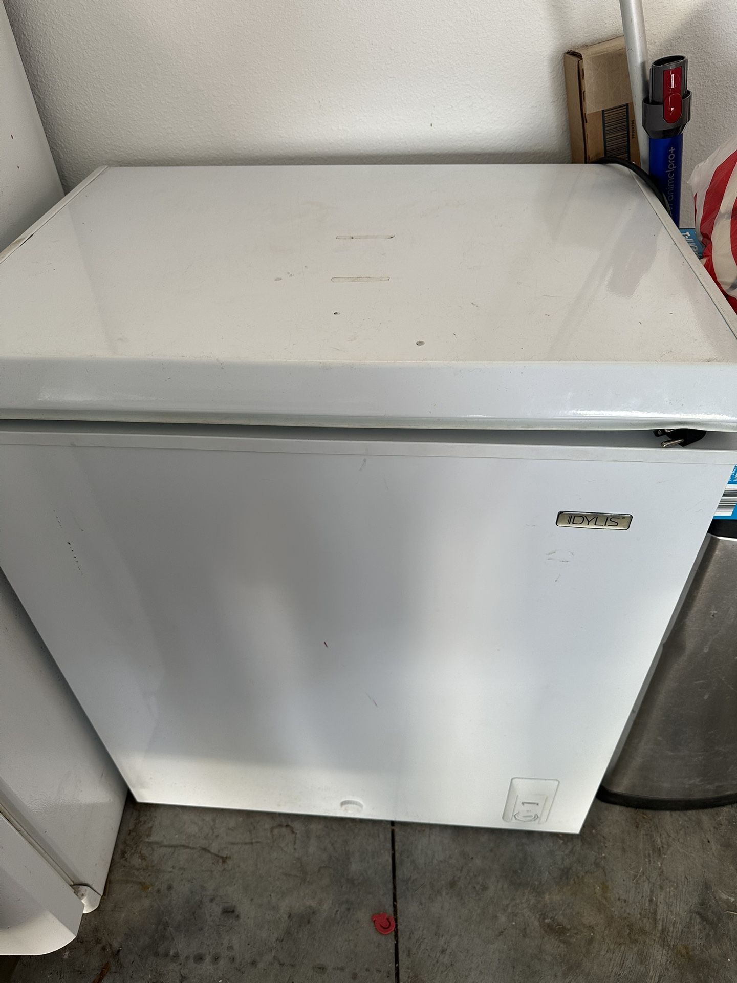 FREE BUT DOESN’T COOL ANYMORE DEEP FREEZER AND BRIO WATER DISPENSER