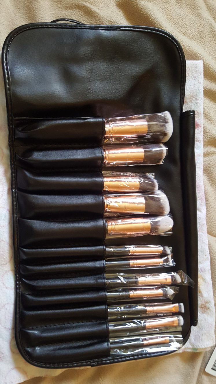 set of 12 brushes for makeup !! new