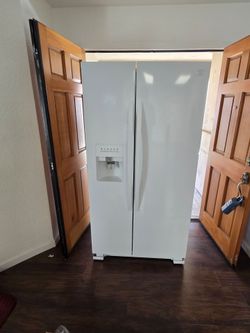 Kenmore refrigerator excellent shape