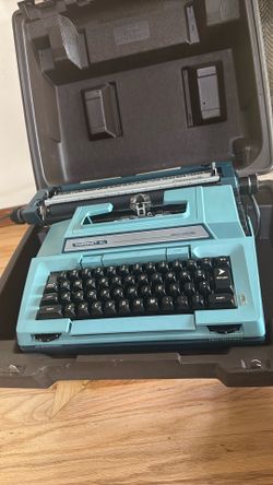 Smith Corona Coronet XL Blue Electric Typewriter