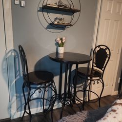 High bar Table and 2 Chairs 