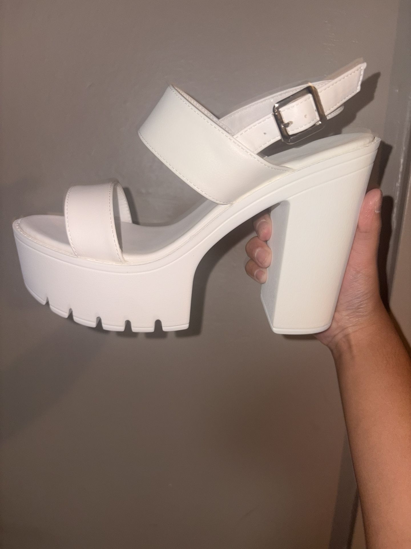 WHITE HEELS