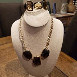 Ladies Necklace & Bracelet