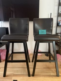 2x Genuine Leather Bar Stools