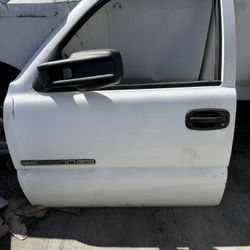 2006 GMC 2500 HD Front Left Door $300