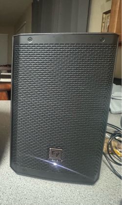 (1) EV ZLX8 POWERED BLUETHOOH NEW