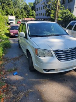 2010 Chrysler Town & Country