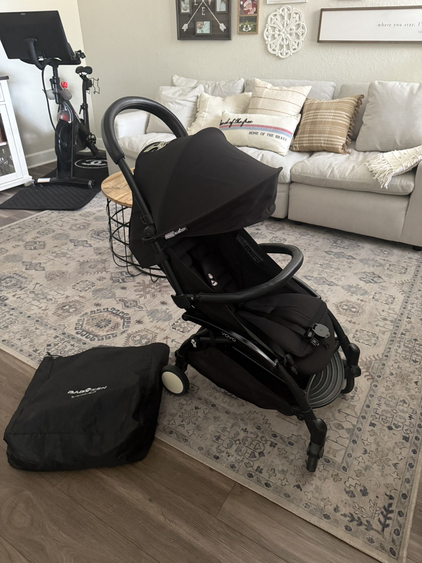 EXCELLENT CONDITION YO-YO STROLLER AND ACCESSORIES