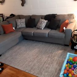 Beautiful Grey Sectional Couch , Very Comfortable, Used But   looks New 