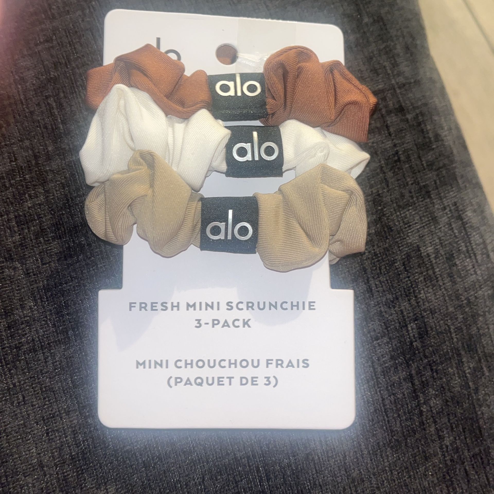 Alo Yoga Mini Scrunch 3pack
