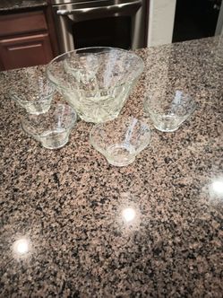 Princess house crystal salad bowl set.Perfect never been used