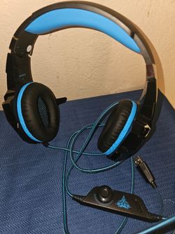BENGOO G9000 stereo gaming headset, specifically designed for platforms like PS4, PC, and Xbox One.