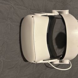 Oculus Quest 2 (with Custom Strap And Charger)