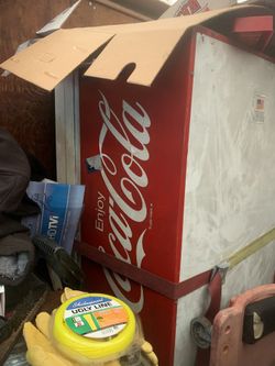 Coca Cola Soda Machine 