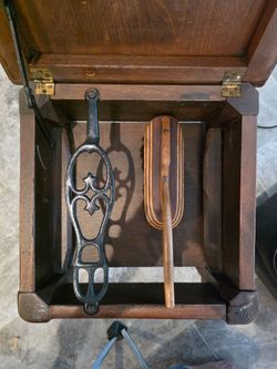 Antique and Vintage Shoe Shine Valet !! Early 1900's!!