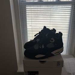 Jordan 4 White Thunders