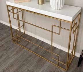 Entry table white