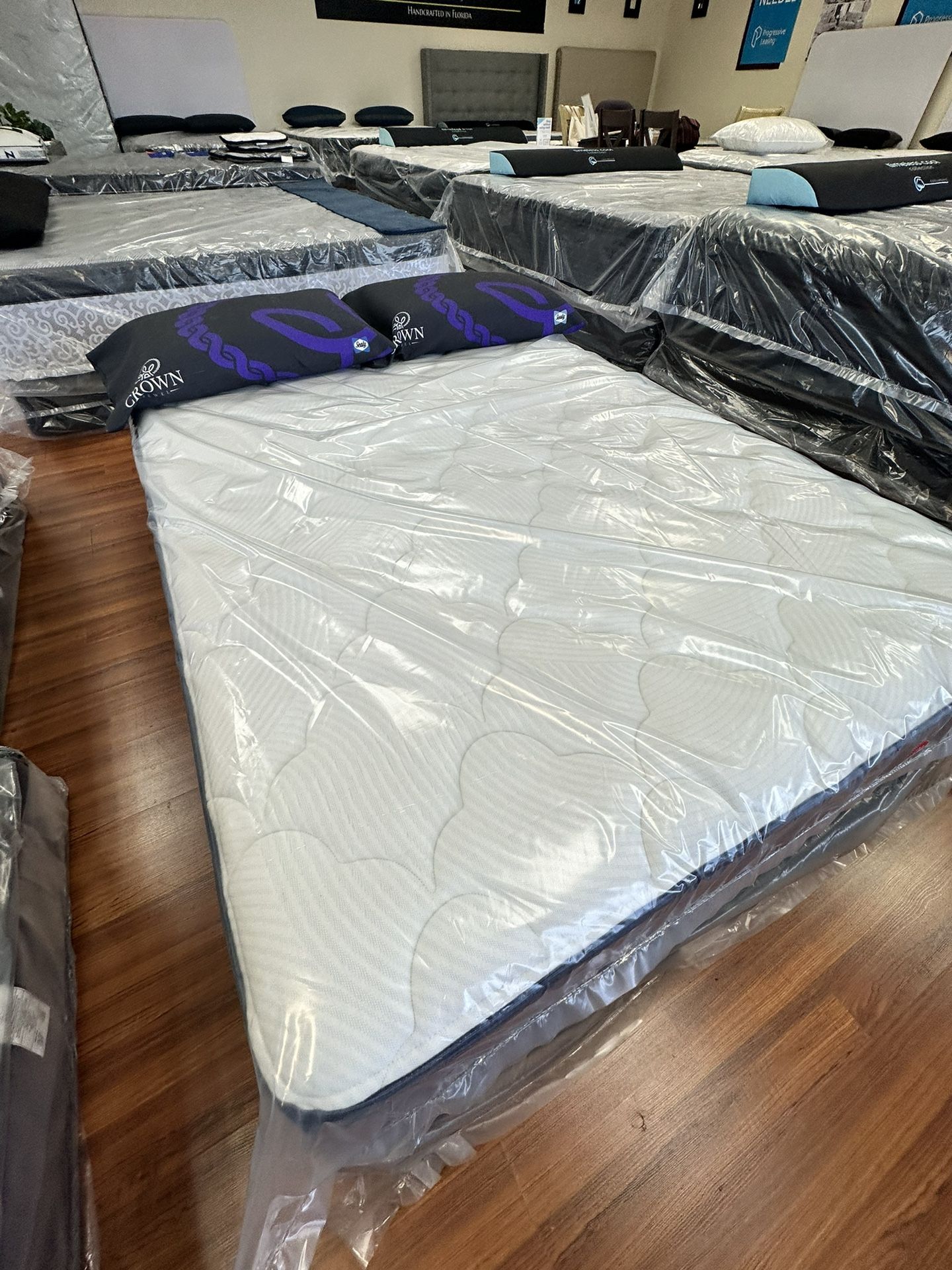 SERTA COMFORTABLE FULL SIZE MATTRESS