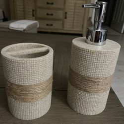 Brand New Soap Dispenser And Toothbrush Hilder