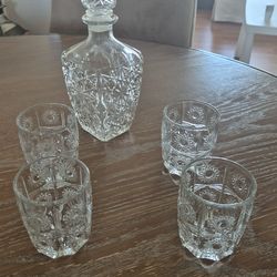 Beautifull Decadent and 4 glasses