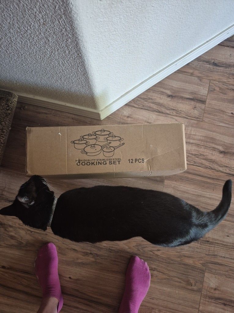 12 Piece New Pots And Pans Set