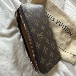 Louis Vuitton wallet 