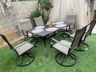 Patio Outdoor Dining set brand new