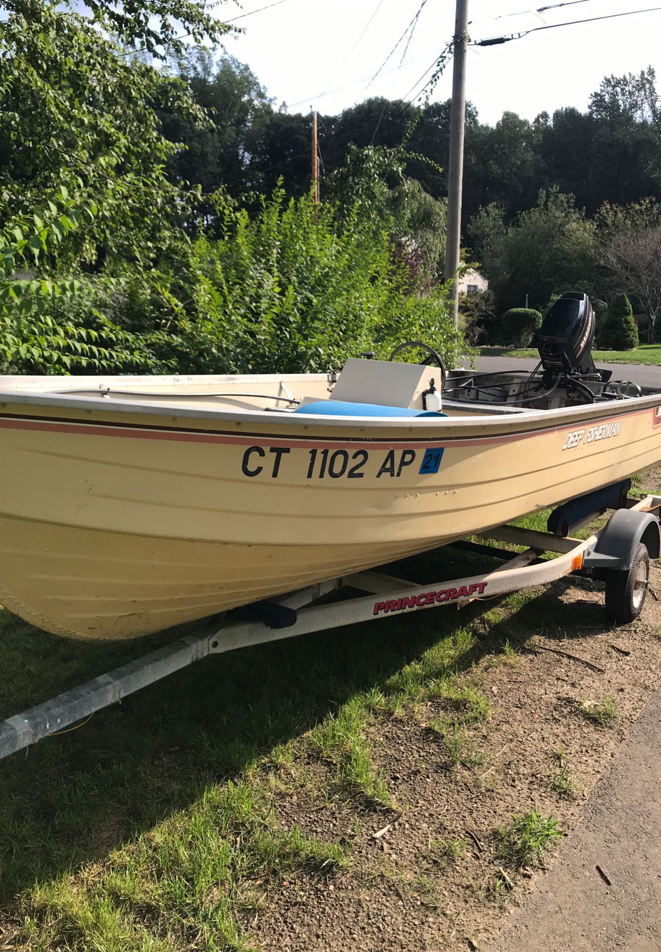 Ct aluminum Mirrocraft deep fisherman with trailer and 25 HP Mercury perfect condition ready to fish