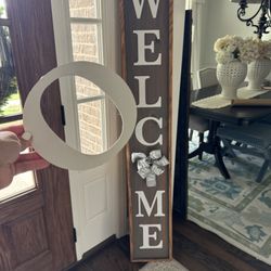 Welcome Sign With Interchangeable Letter o
