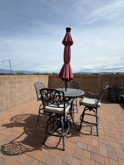 Patio Bar Table and 4 Swivel Chairs with Umbrella