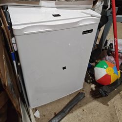 Mini Fridge 