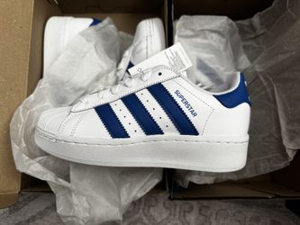 New Women’s Adidas Superstar 