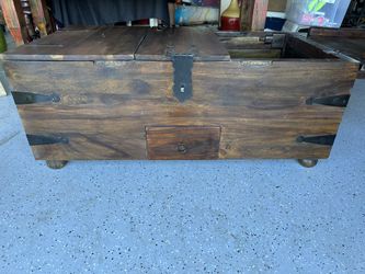 Beautiful Crate & Barrel Coffee Table