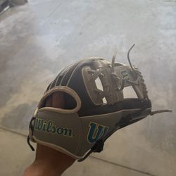 Wilson A2000