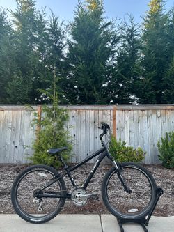 Trek Shift 4 Hybrid Bike – Small 14.5” Frame