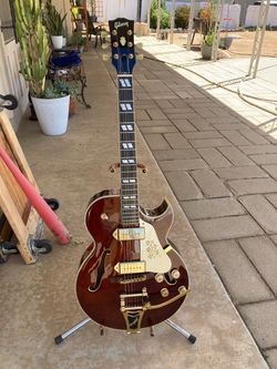Chibson Bigsby Hollow Body Guitar