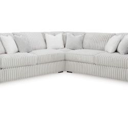 Fluffy Sectional With Oversized Chaised Price Is Negotiable Moving Out Of State Barely Used Have Had For 6 Months 