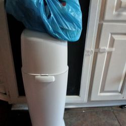 Diaper Genie With 6 Refills