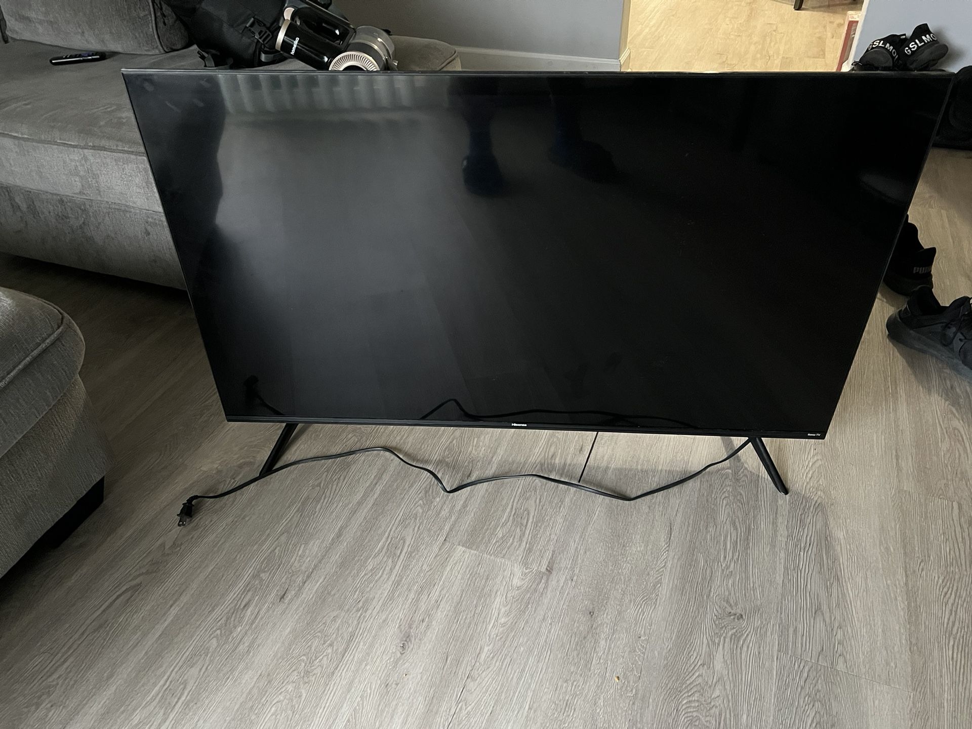 Hisense 4K Smart TV – Apps Return to Home Screen – Great for Repair or Parts
