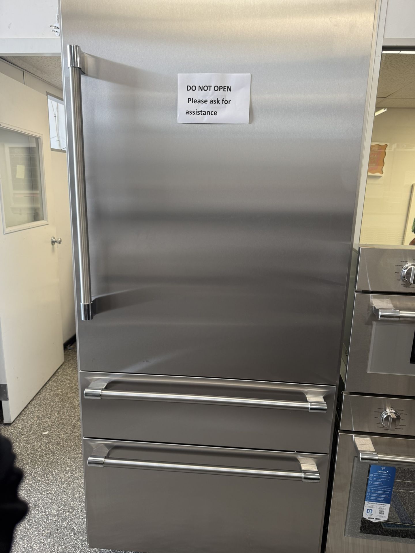 Thermador 36β Built in Refrigerator