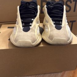 Adidas YEEZY 700 V3 Azael Size 9.5 