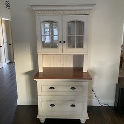 Small Hutch