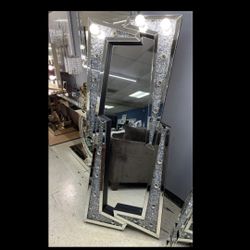 New Mirror Stand 