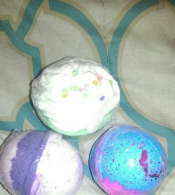 Bath Bombs And Shower Steamers