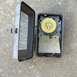 Time Clock Timeclock Intermatic T104 240VAC Electric Timer Switch 